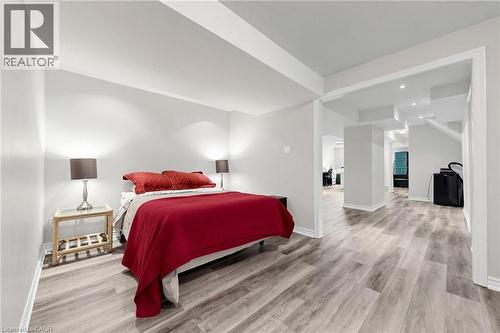4176 Saunders Crescent, Burlington, ON - Indoor Photo Showing Bedroom
