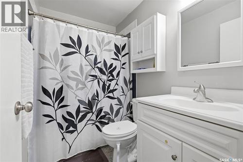 782 Hayworth Crescent N, Regina, SK - Indoor Photo Showing Bathroom