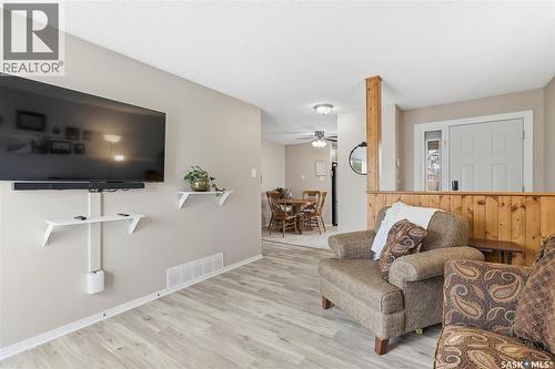 782 Hayworth Crescent N, Regina, SK - Indoor Photo Showing Living Room