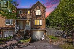 700 TWEESDMUIR AVENUE  Ottawa, ON K1Z 5P9