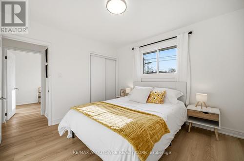 106 Beland Avenue N, Hamilton, ON - Indoor Photo Showing Bedroom