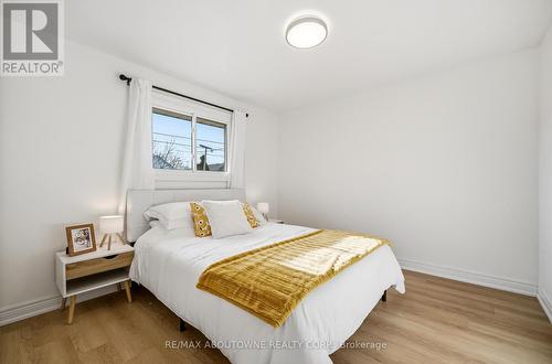 106 Beland Avenue N, Hamilton, ON - Indoor Photo Showing Bedroom