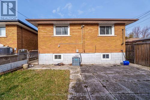 106 Beland Avenue N, Hamilton, ON - Outdoor With Exterior