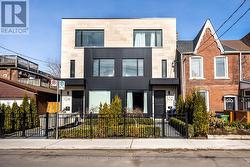102 ULSTER STREET Toronto, ON M5S 1G1