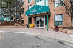 1010 - 135 HILLCREST AVENUE Mississauga, ON L5B 4B1