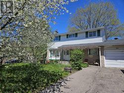 2061 BALHARRIE AVENUE  Ottawa, ON K1G 1G2