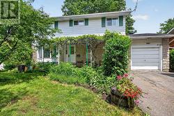 2061 BALHARRIE AVENUE  Ottawa, ON K1G 1G2