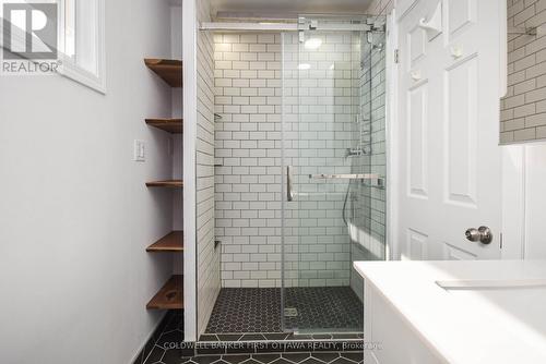Family bathroom - 2061 Balharrie Avenue, Ottawa, ON 