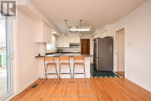breakfast bar - 2061 Balharrie Avenue, Ottawa, ON 