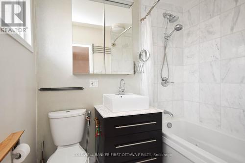 2061 Balharrie Avenue, Ottawa, ON 