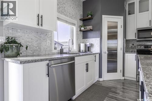 4119 33Rd Street W, Saskatoon, SK - Indoor Photo Showing Kitchen With Upgraded Kitchen