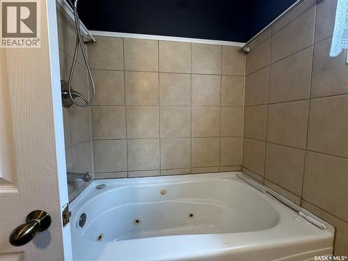 646 Retallack Street, Regina, SK - Indoor Photo Showing Bathroom