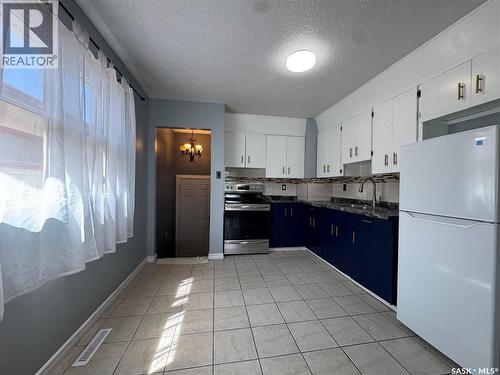 646 Retallack Street, Regina, SK - Indoor Photo Showing Kitchen