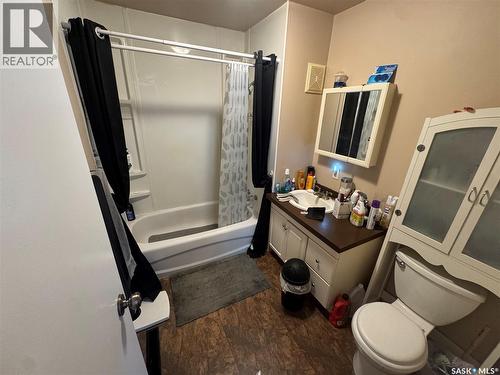 620 2Nd Avenue, Raymore, SK - Indoor Photo Showing Bathroom