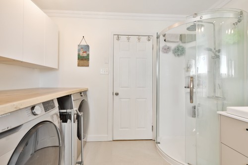 Logement - 150 Av. Amédée-Côté, Rougemont, QC - Indoor Photo Showing Laundry Room