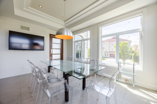 Coin-repas - 7720 Av. De Lugano, Brossard, QC - Indoor Photo Showing Dining Room