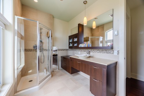 Salle de bains attenante à la CCP - 7720 Av. De Lugano, Brossard, QC - Indoor Photo Showing Bathroom