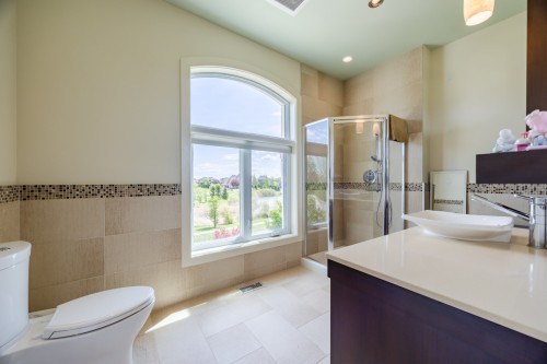 Salle de bains attenante à la CCP - 7720 Av. De Lugano, Brossard, QC - Indoor Photo Showing Bathroom
