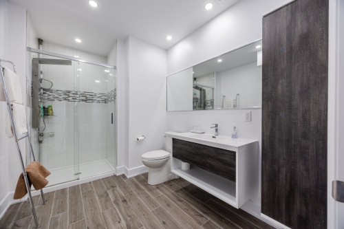 Salle de bains - 7720 Av. De Lugano, Brossard, QC - Indoor Photo Showing Bathroom