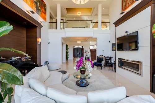 Salon - 7720 Av. De Lugano, Brossard, QC - Indoor Photo Showing Living Room With Fireplace