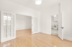 23-403 Boul. St-Joseph O.  Montréal (Outremont), QC H2V 2P3