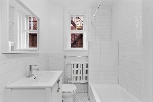 Salle de bains - 10-1320 Av. Bernard, Montréal (Outremont), QC - Indoor Photo Showing Bathroom