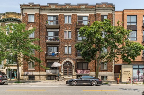 Front of Structure - 15-5221 Av. Du Parc, Montréal (Le Plateau-Mont-Royal), QC - Outdoor With Facade