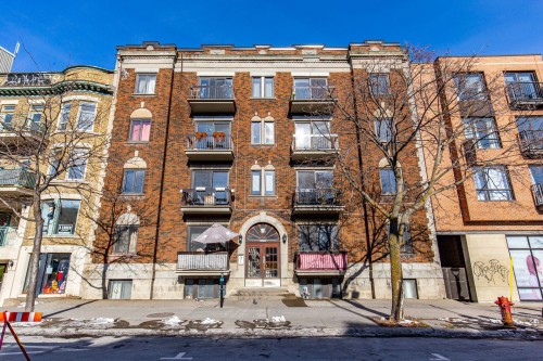 Back of Structure - 15-5221 Av. Du Parc, Montréal (Le Plateau-Mont-Royal), QC - Outdoor With Facade