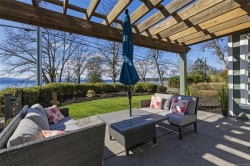 10117 West Saanich Rd North Saanich, BC V8L 5T6