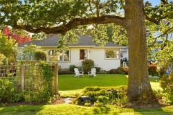3810 Epsom Dr Saanich, BC V8P 3S7