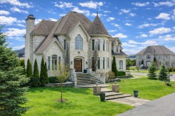 3920 Rue Leningrad Brossard, QC J4Y 3J6