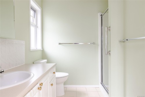 #304-75 Bryden St, Nanaimo, BC - Indoor Photo Showing Bathroom