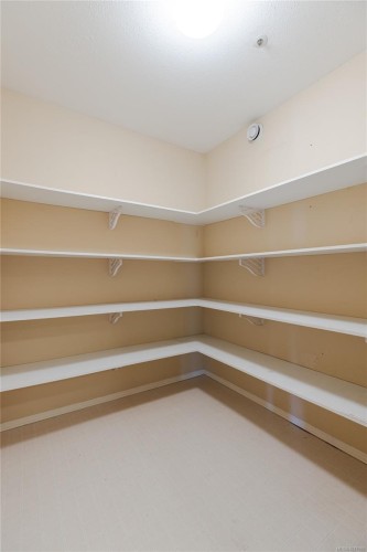 #304-75 Bryden St, Nanaimo, BC - Indoor With Storage