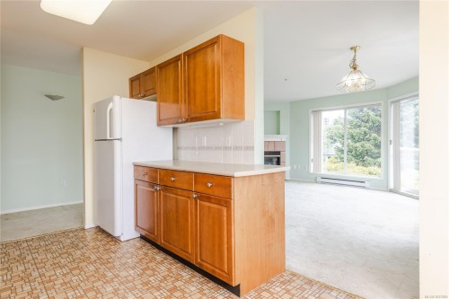 #304-75 Bryden St, Nanaimo, BC - Indoor Photo Showing Kitchen