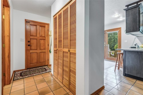 2245 Schulz Rd, Black Creek, BC 