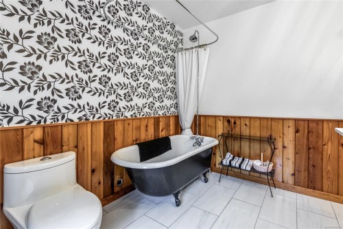 2245 Schulz Rd, Black Creek, BC 
