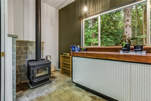 2245 Schulz Rd, Black Creek, BC 