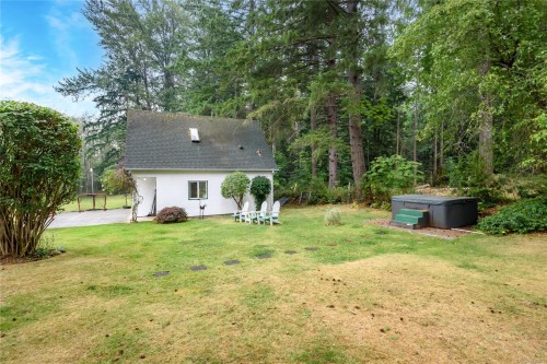 2245 Schulz Rd, Black Creek, BC 