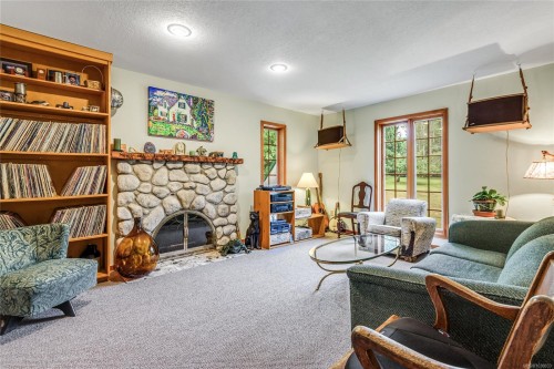 2245 Schulz Rd, Black Creek, BC 