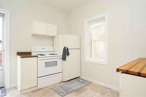 384 Martin Ave, Winnipeg, MB 