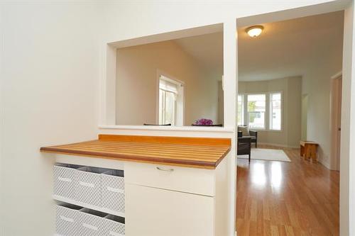 384 Martin Ave, Winnipeg, MB 