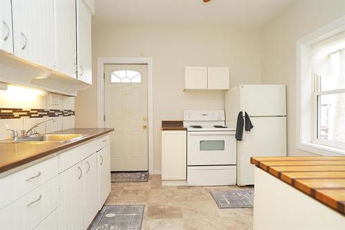 384 Martin Ave, Winnipeg, MB 