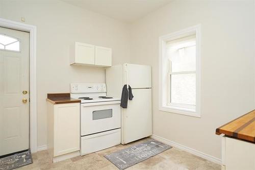 384 Martin Ave, Winnipeg, MB 