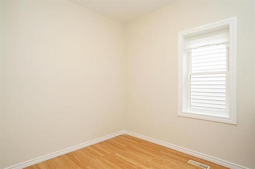 384 Martin Ave, Winnipeg, MB 