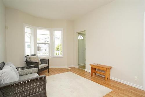 384 Martin Ave, Winnipeg, MB 