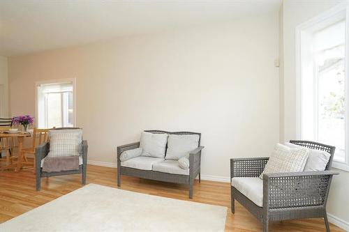 384 Martin Ave, Winnipeg, MB 