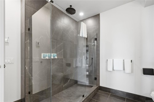 2003-596 Marine Dr, Ucluelet, BC - Indoor Photo Showing Bathroom
