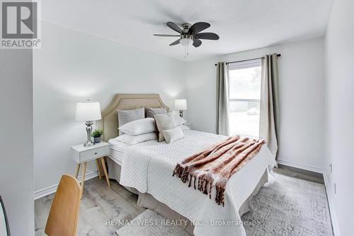 128 Roser Crescent, Clarington, ON - Indoor Photo Showing Bedroom
