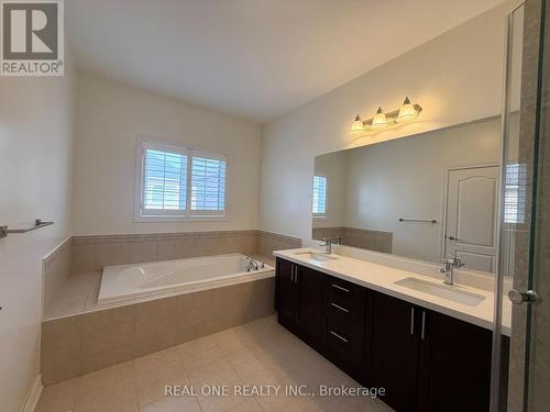 39 Mowder Drive, Aurora, ON - Indoor Photo Showing Bathroom