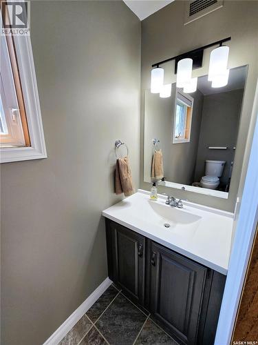 528 Dieppe Drive, Weyburn, SK - Indoor Photo Showing Bathroom